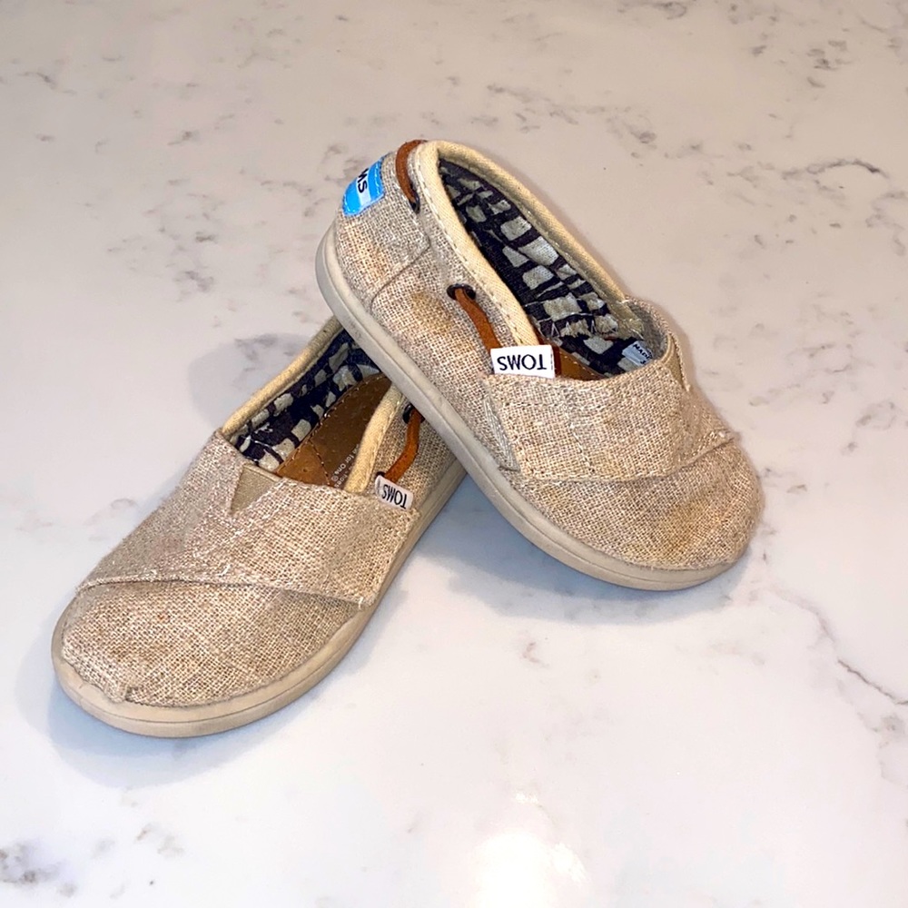 Toms size T6